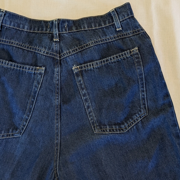 Democracy Weekend 100% lyocell denim cropped pants with red embroidery, size 6 - Picture 10 of 13